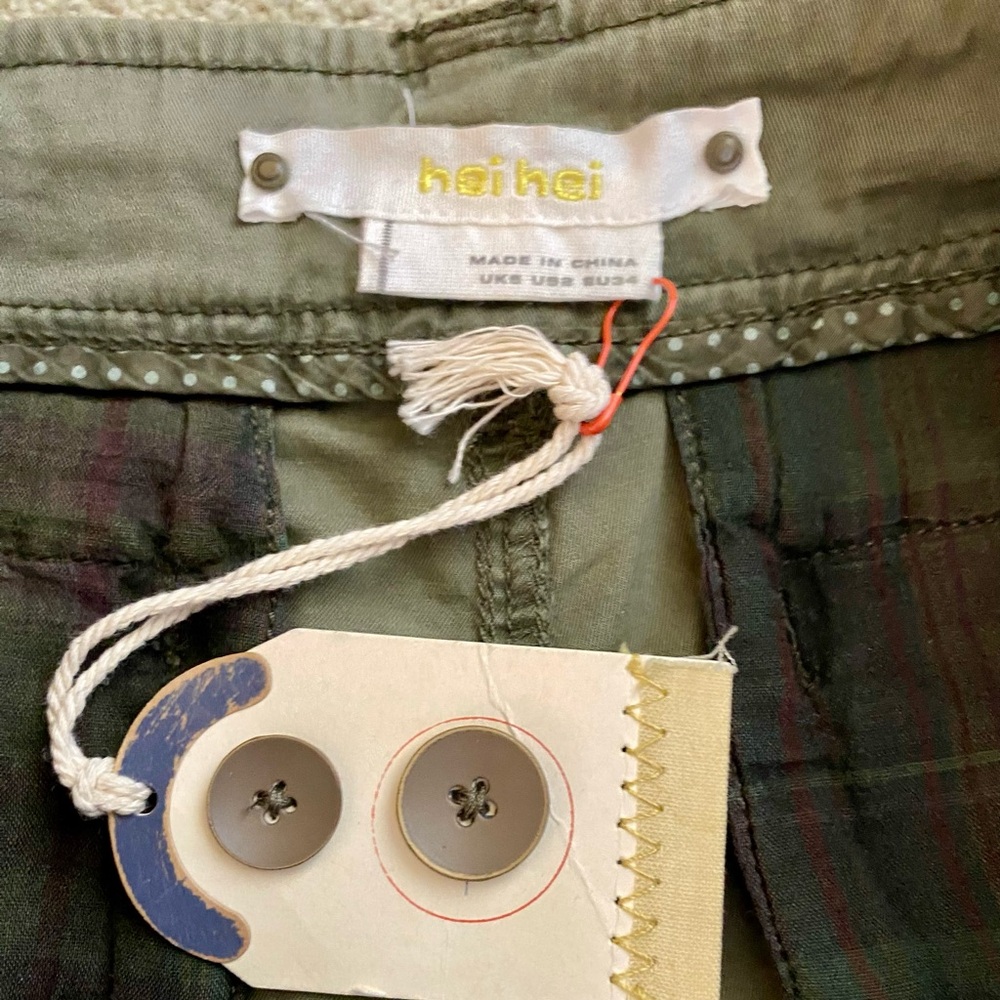 Shorts - Picture 3 of 5